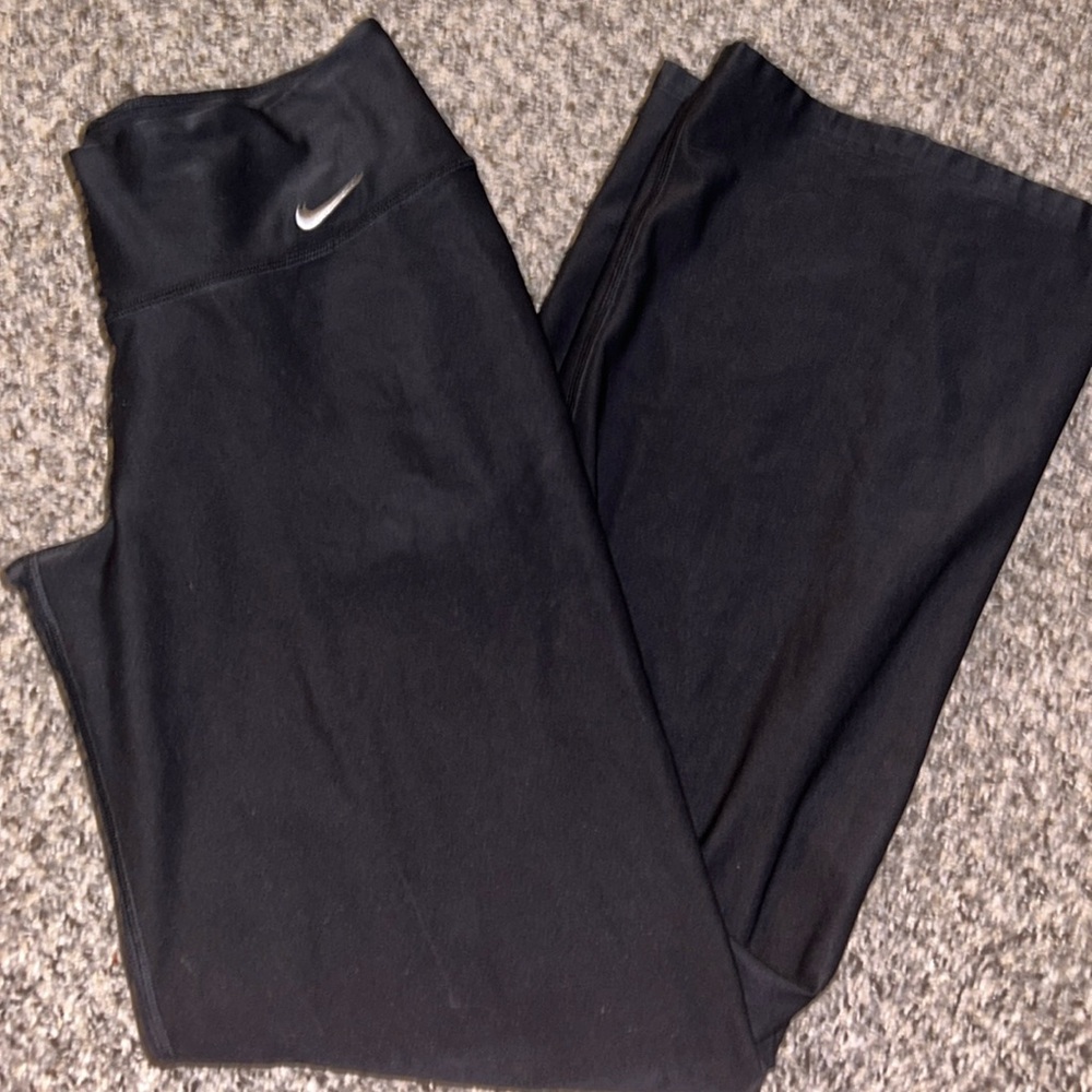 🦋3/$30🦋Nike Black Flare Leggings (Yoga Pants)